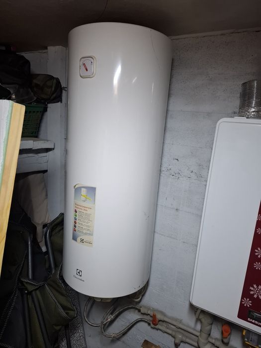 Электрический водонагреватель  аккумалиационный