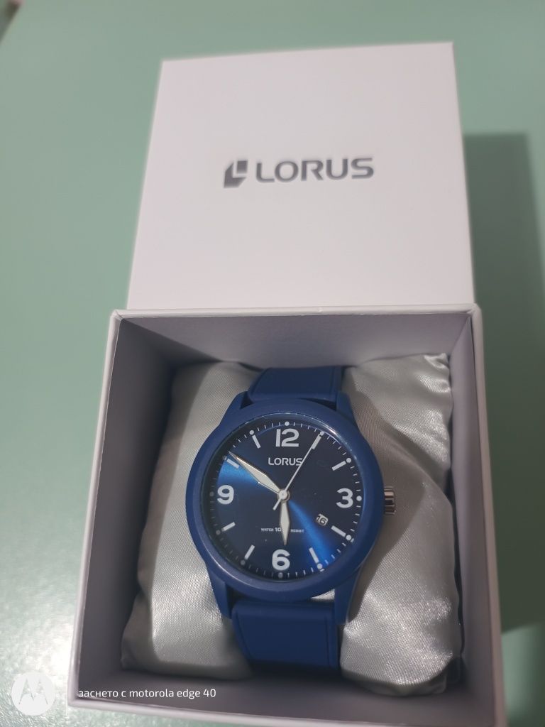 Часовник LORUS използван.