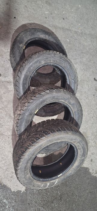 Продаю комплект б/у резины