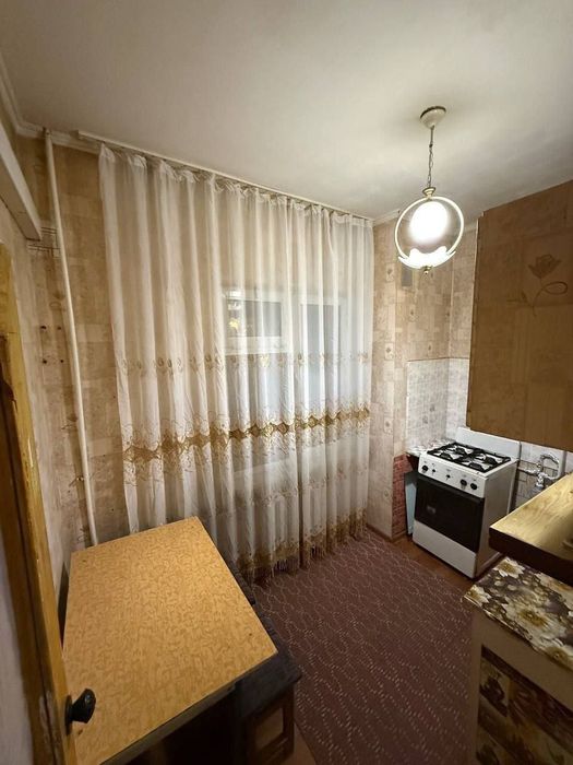 Кушбеги 1-2-5 Азия Маркет продаю свою квартиру улучшенка 38м2 с 2*3 б