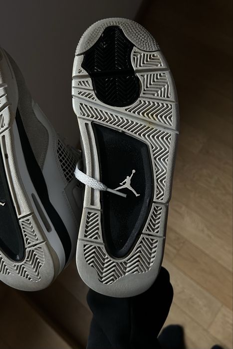 Jordan Air Retro 4 Sneakers