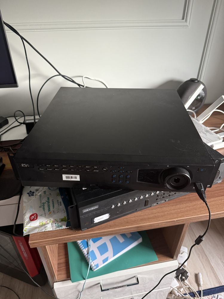 IP-видеорегистратор RVi-IPN64/8-4K на 64 камер