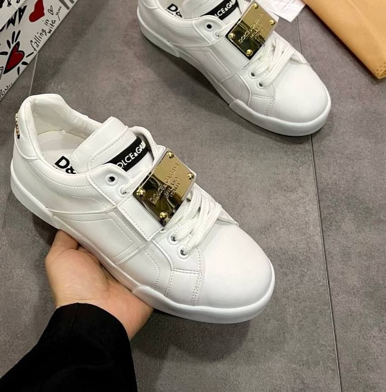 Adidași Dolce Gabbana