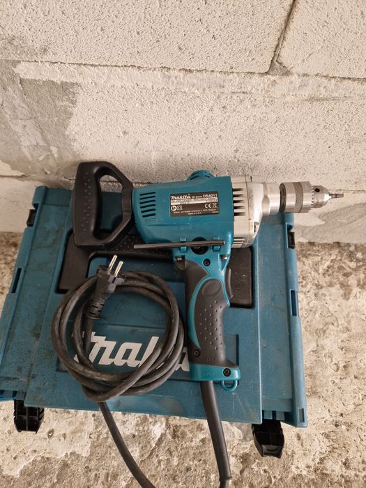 Mașina de găurit fără percuție Makita DS4011