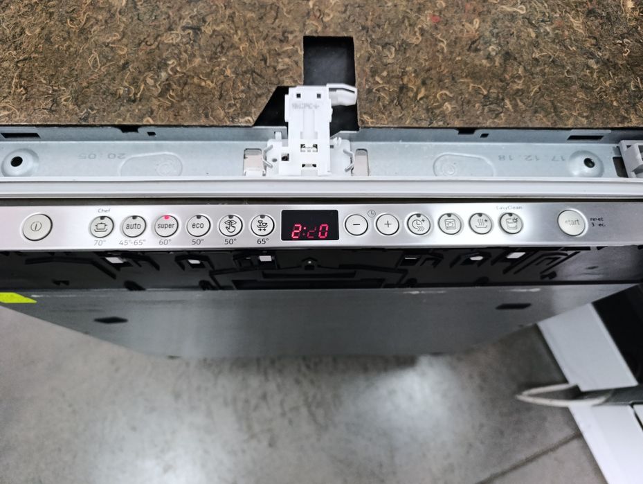 Съдомиялна машина NEFF  прожекция на времето