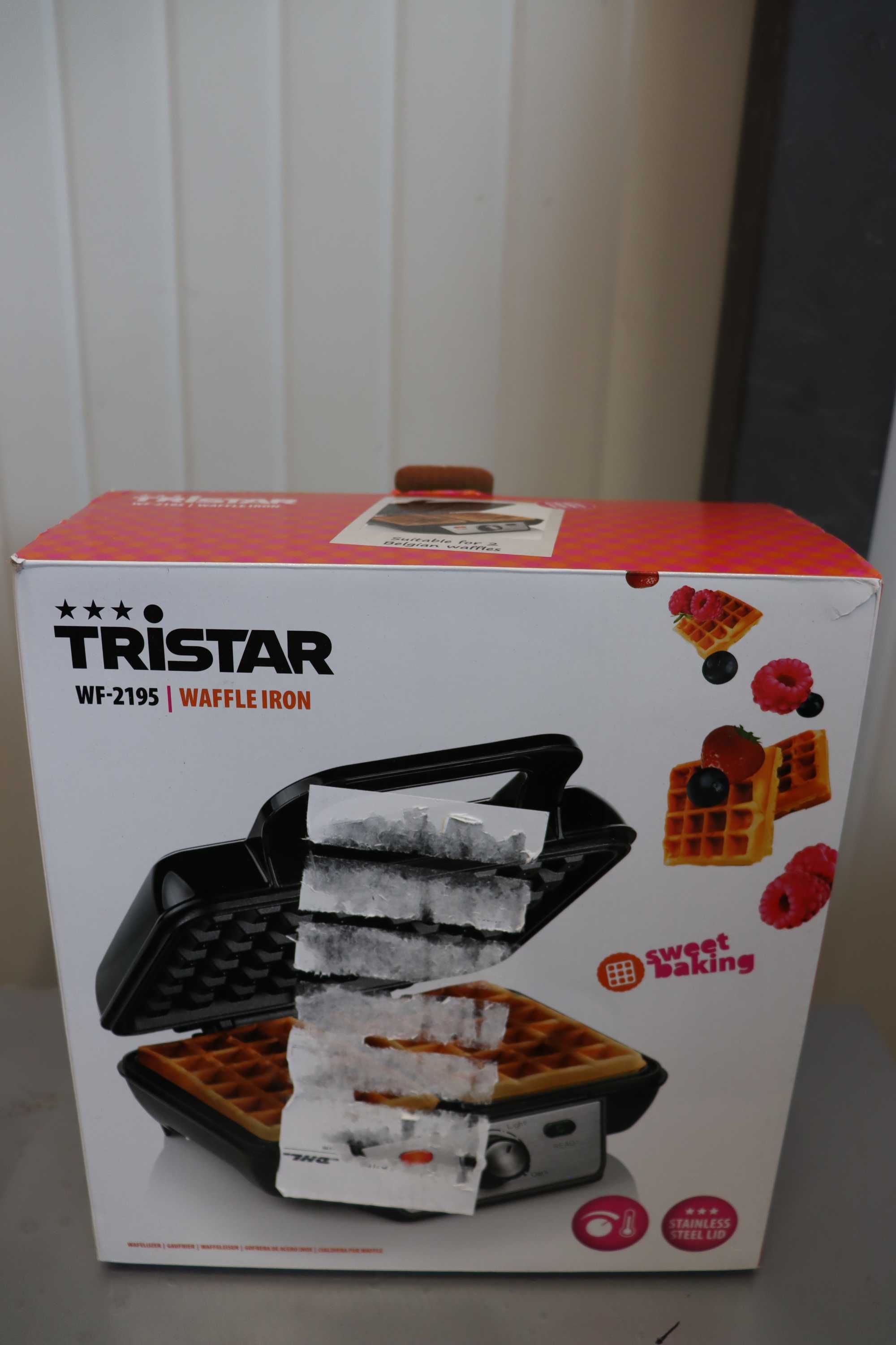 Tristar WF-2195 Гофретник  - Незалепващо покрити 2 гофрети - 1000W