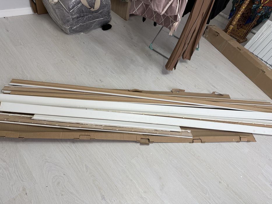 Плинтус дерево, новые по 3 м. 6 шт., б/у по 3 м. 6 шт, цена договорная