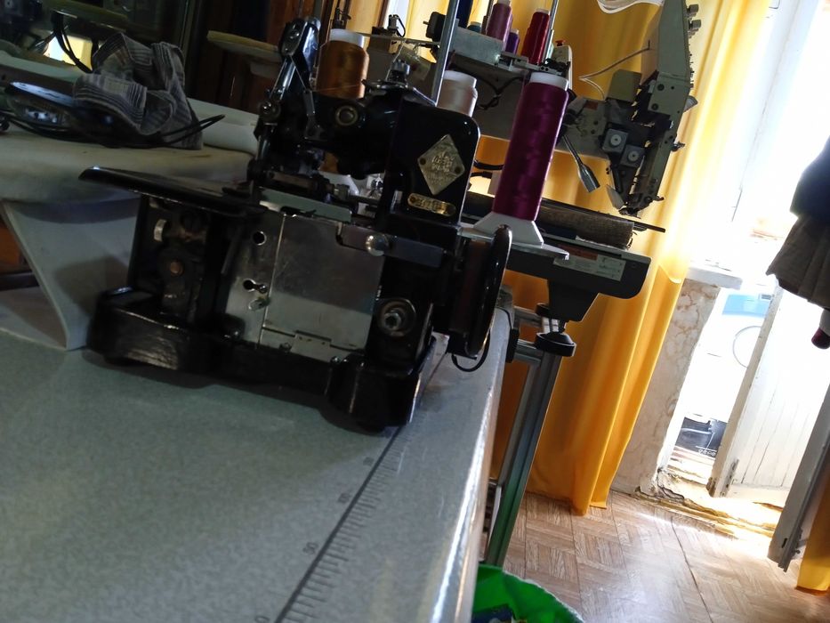 продам надёжный оверлок