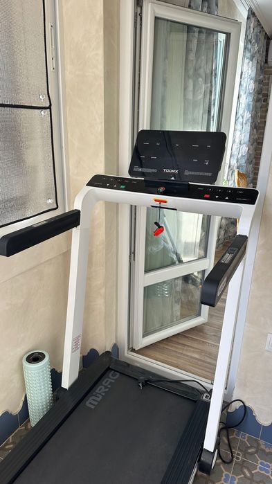 Бягаща пьтека 
Максимално поддържано тегло 120 Kg
Bluetooth,