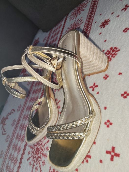 Sandale ocazie aurii
