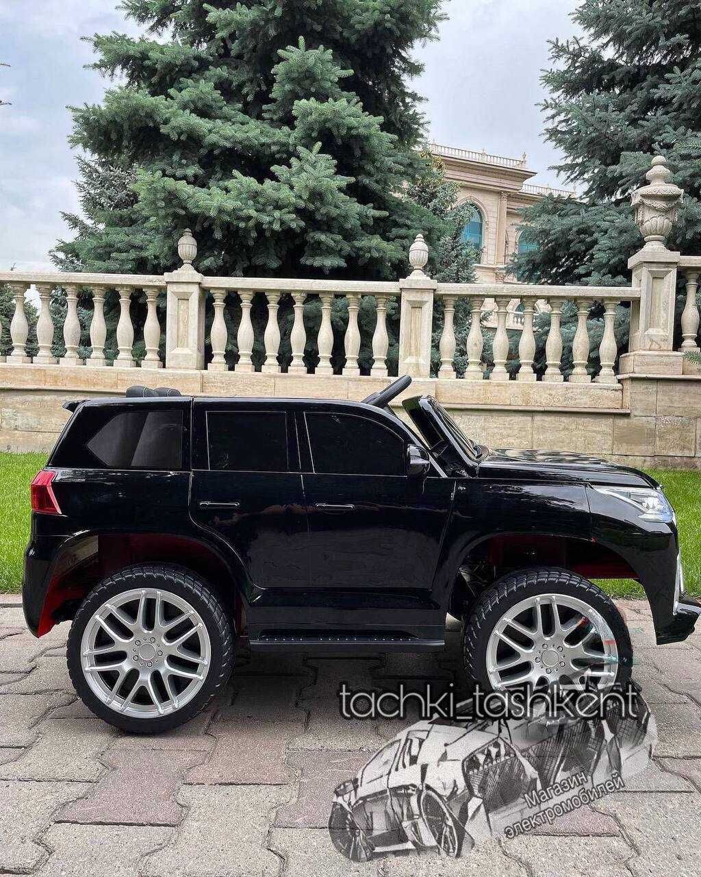 Детский Электромобиль Range Rover из первых рук Машина