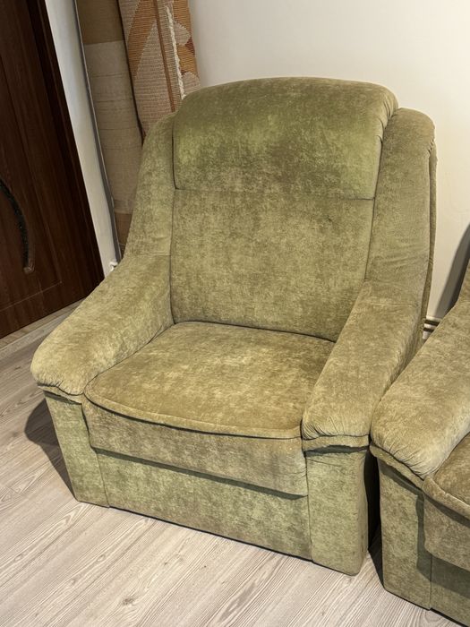 Fotoliu tapitat cu material textil de buna calitate