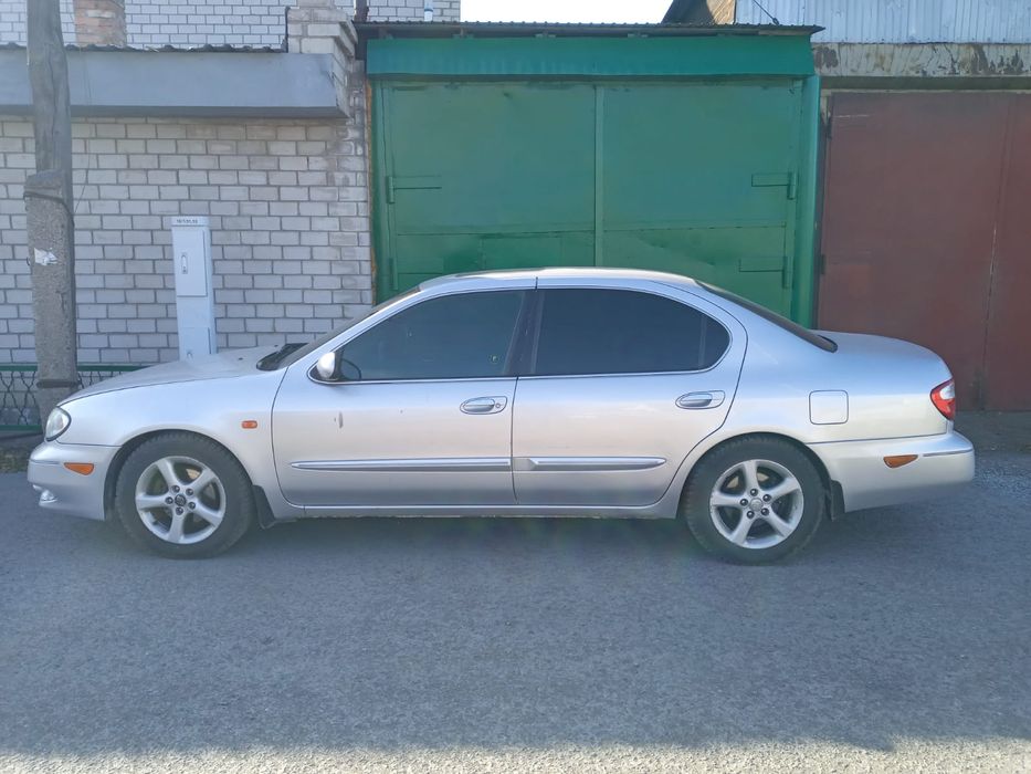 Продам машину нисан максима