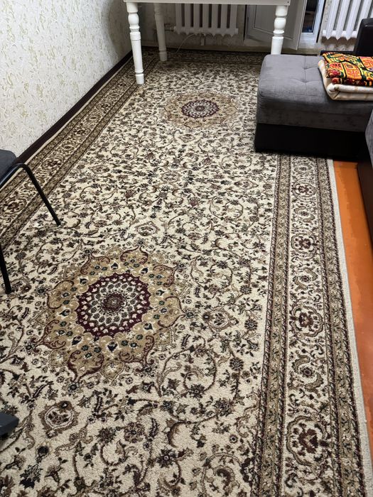 Коврик для гостиной.Очень хорошем состоянии