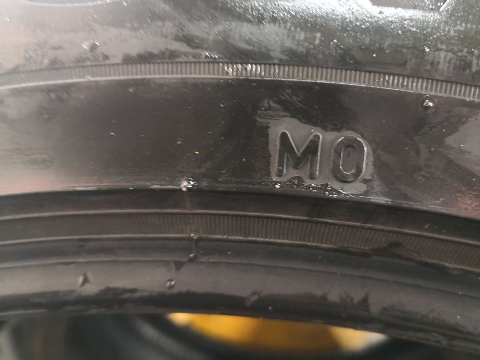 275 45 21 предни 315 40 21 цола задни гуми спорт пакет Pirelli dot 22