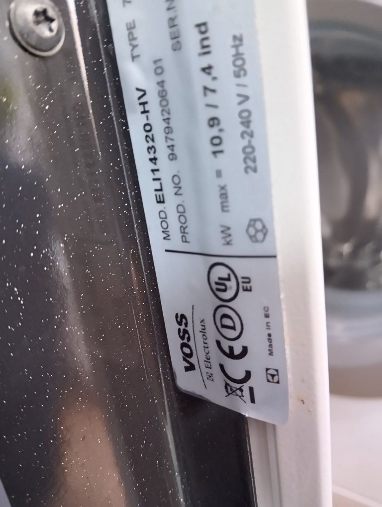 Свободно стояща печка с индукционни котлони VOSS  Electrolux Гаранция
