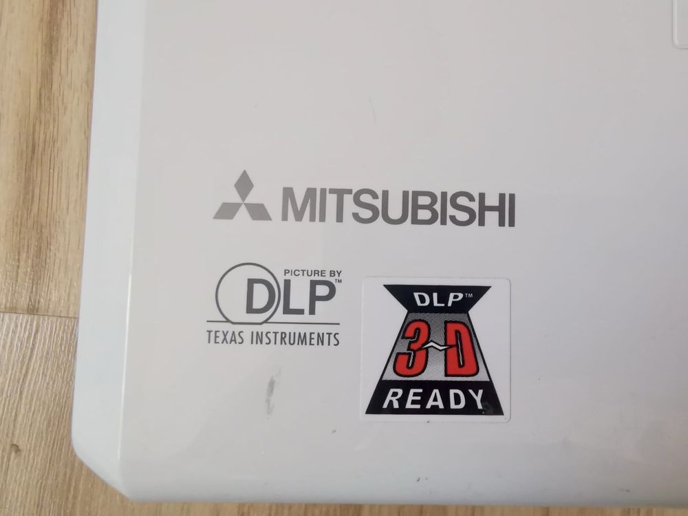 Videoproiector Mitsubishi