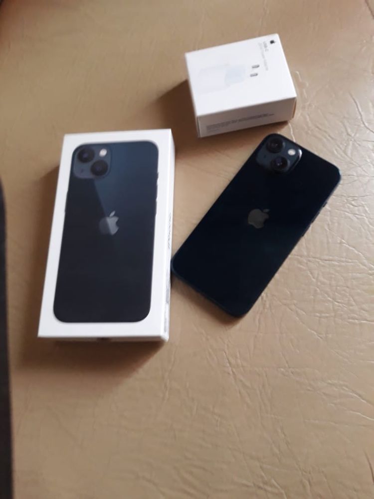 Продам айфон 13 с коробкой