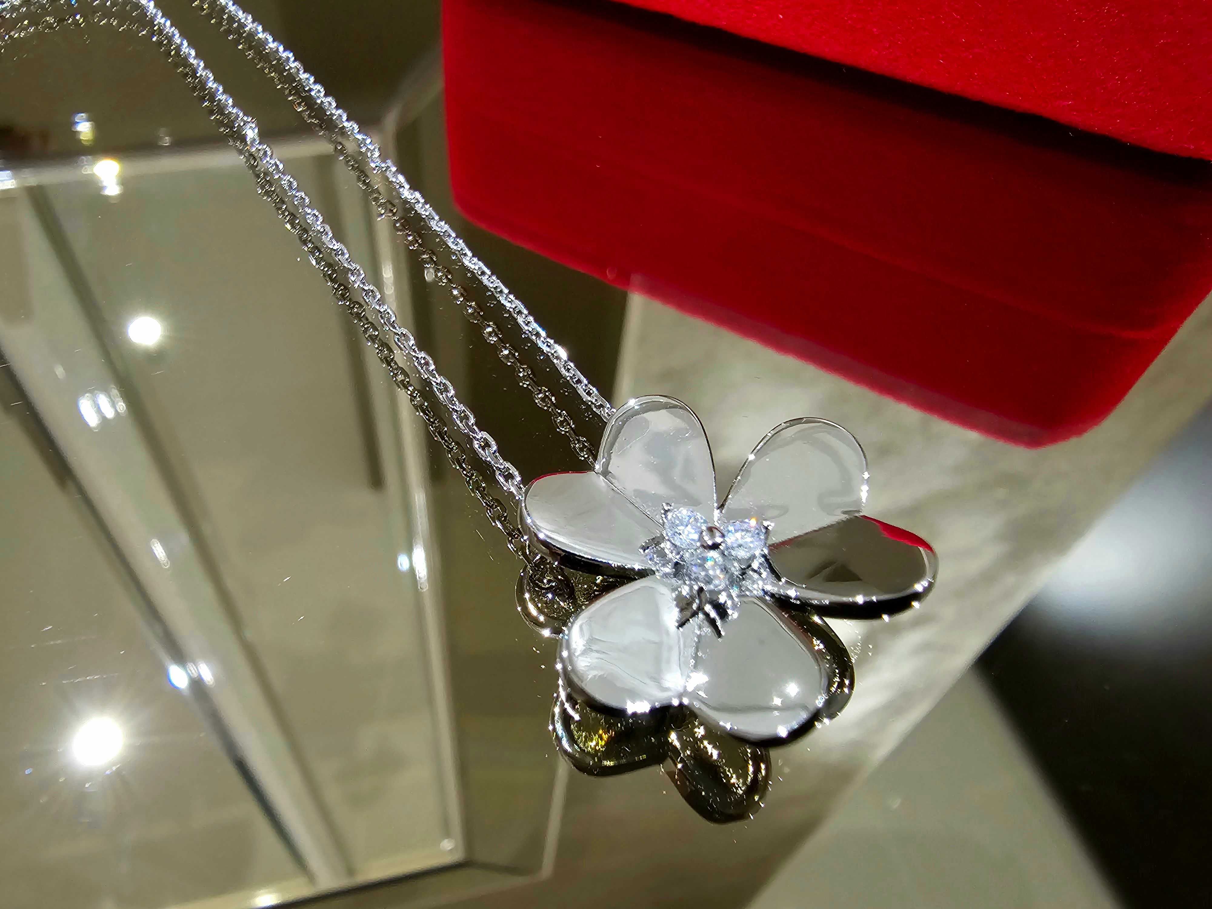 Van Cleef & Arpels VCA Silver Frivole Large Diamond Дамско Колие