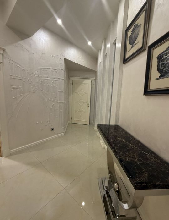 Сквер .Посольства Франции Продаётся Габус 3х комнатная