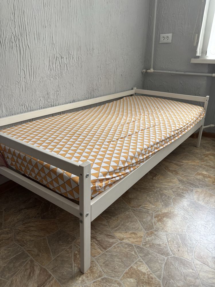 Продам детскую кроватку