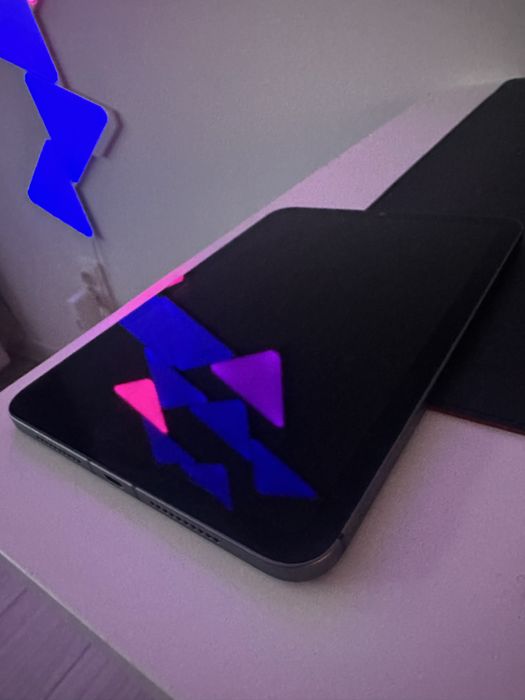 iPad mini 6, 64 GB SIM baterie 92% HUSA BONUS