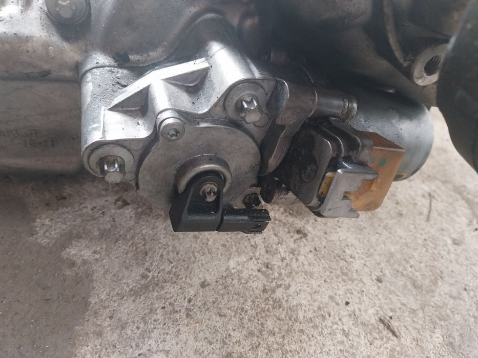 Раздатъчна кутия/Раздатка X-drive 4x4 Бмв/Bmw E90 E91 E92 E93 E60 E61
