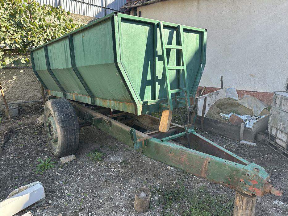 Remorcă basculabila