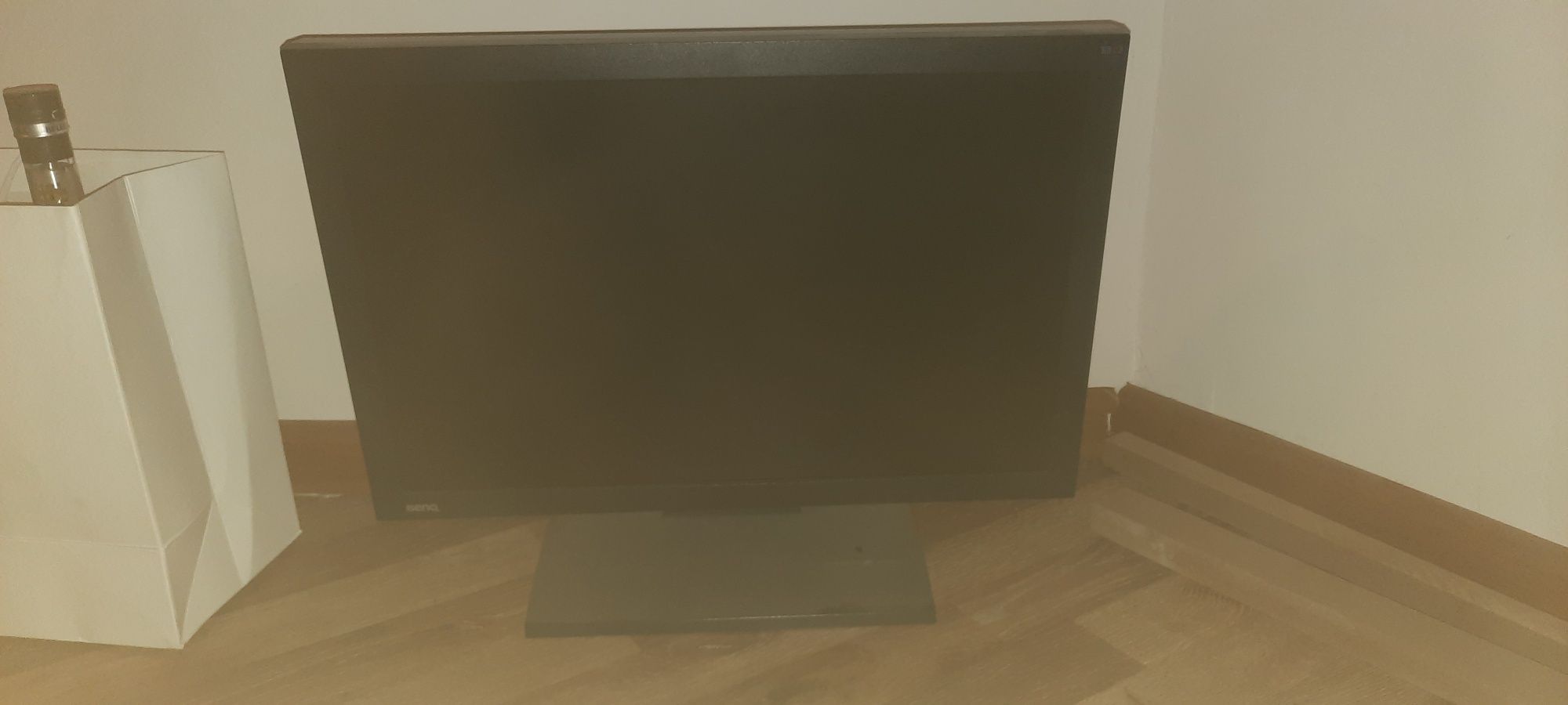 Монитор BenQ  20