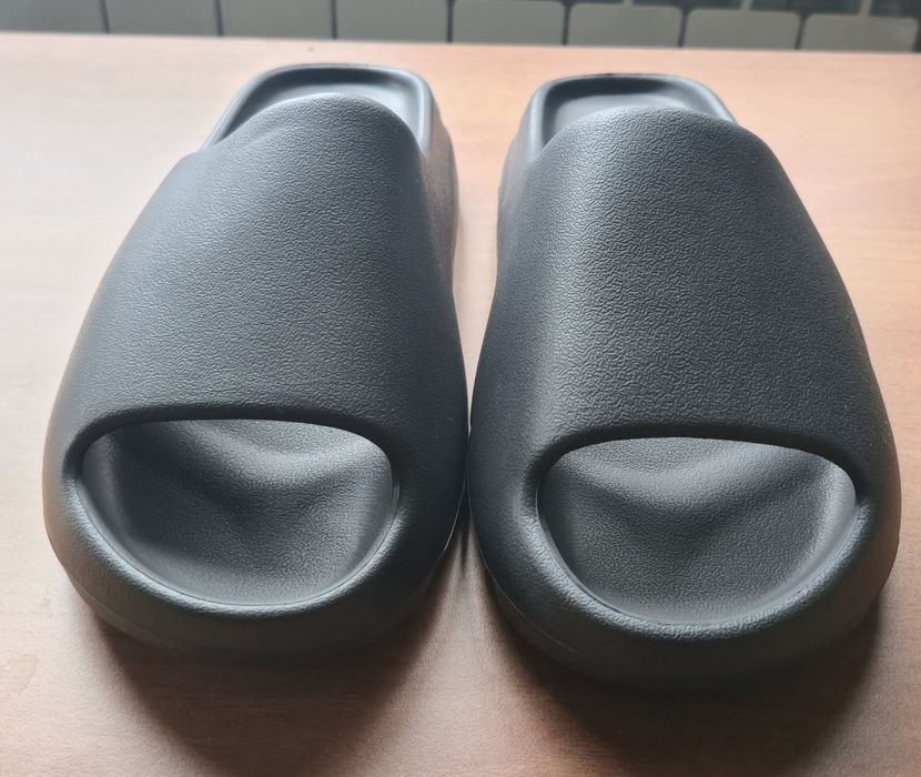 Adidas Yeezy Slide