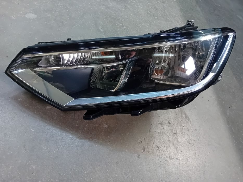 Far stanga halogen Volkswagen Passat B8 2015-2019