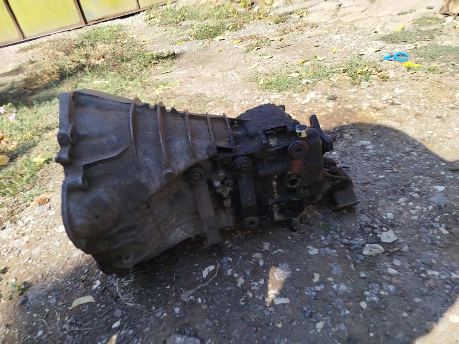 Ръчна скоростна кутия за Мерцедес 124