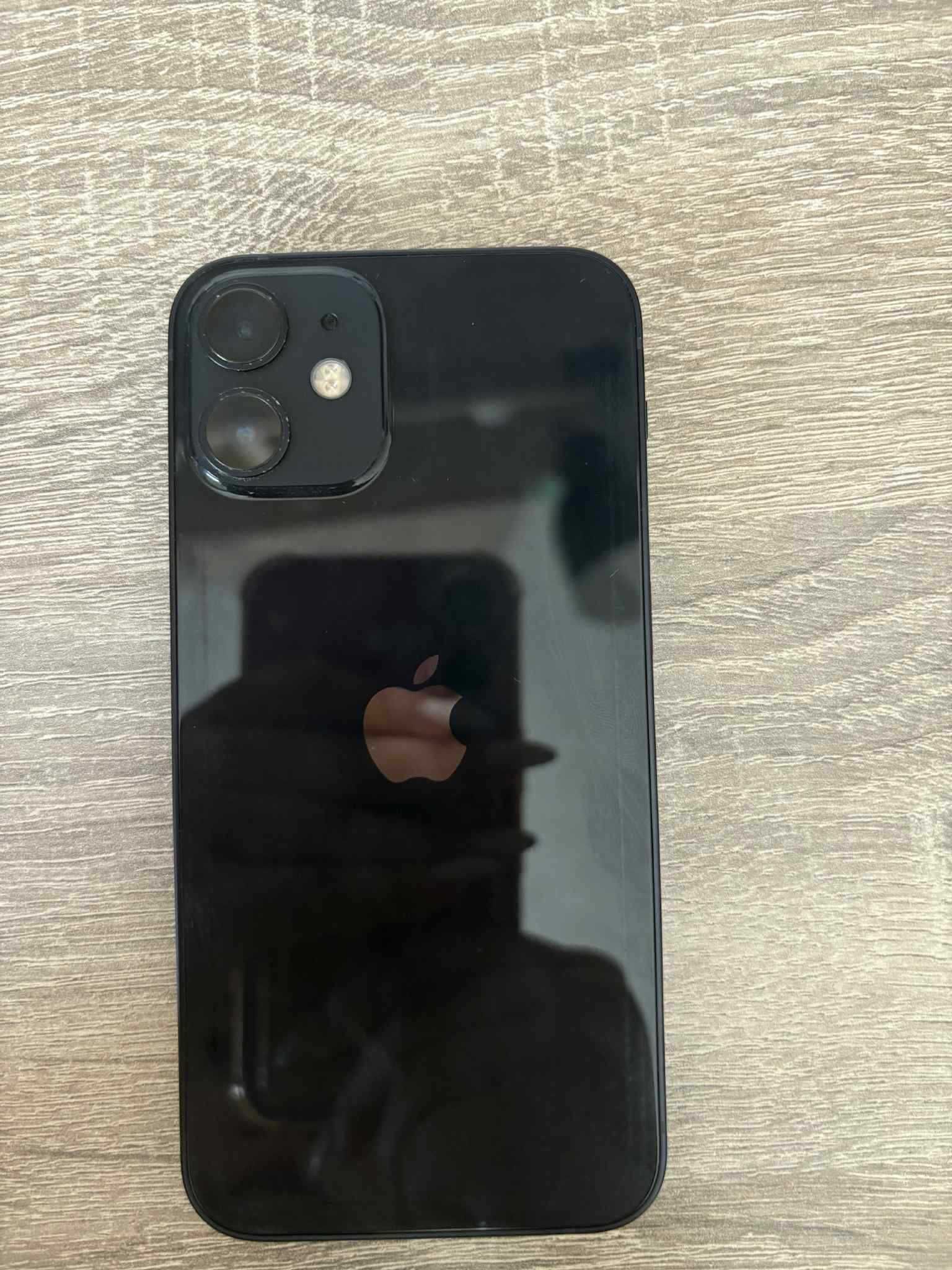 iPhone 12 mini БЕЗ следи от употреба