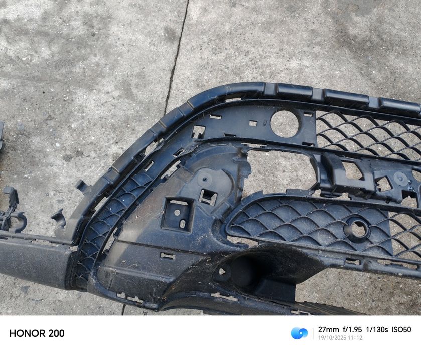 MERCEDES GLS 2018 година, фар, решетка, предна броня.