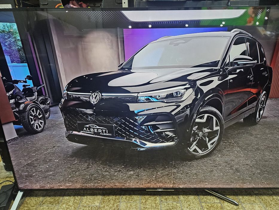 Продавам телевизор  SONY KD-65X9005C