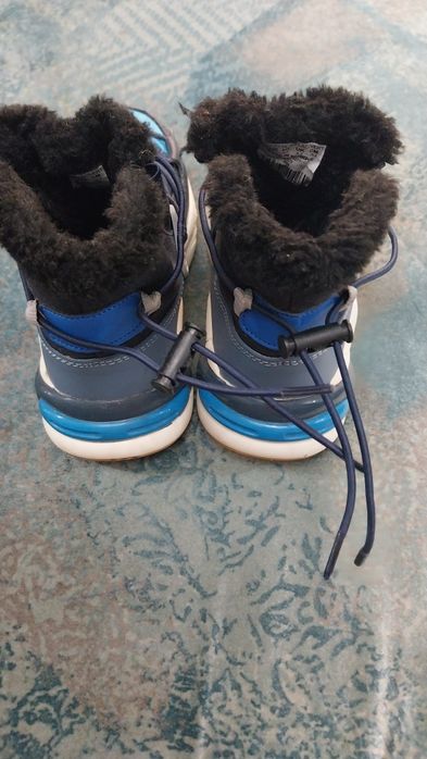 Vând ghetuțe M 26 stare f buna