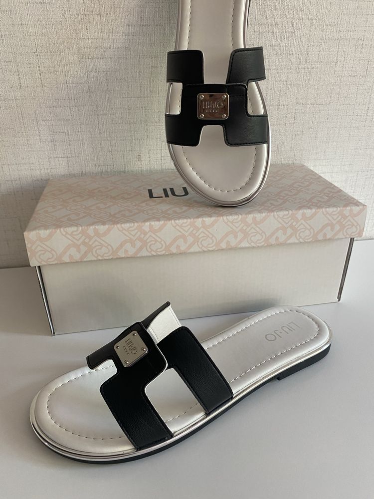 Чехли Liu Jo Sally 511, черен