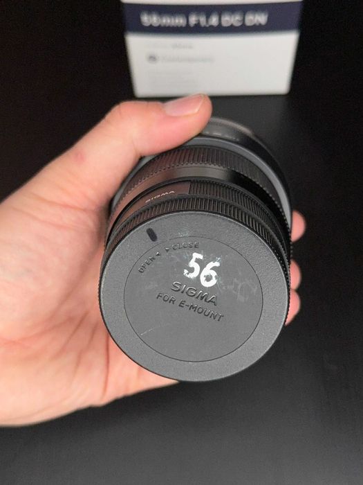Sigma 56mm F1.4 DC DN (E-Mount) - Топ Състояние, Идеален за Портрети!