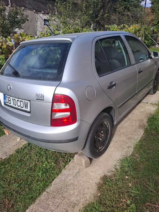 Vand Skoda fabia,an 2002,motor 1.4 benzina,proprietar