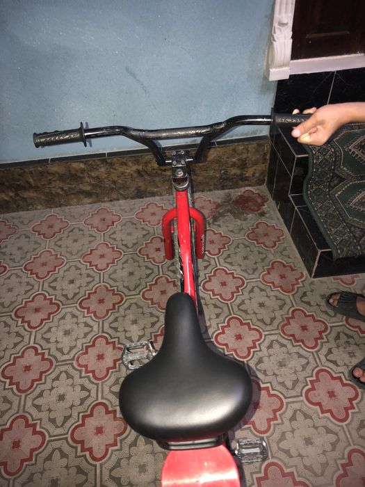 Alton velosiped srochno sotiladi