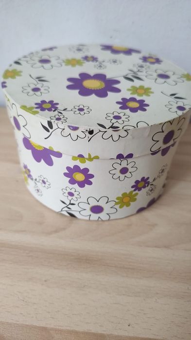 Cesti/cani , farfurii + cutie