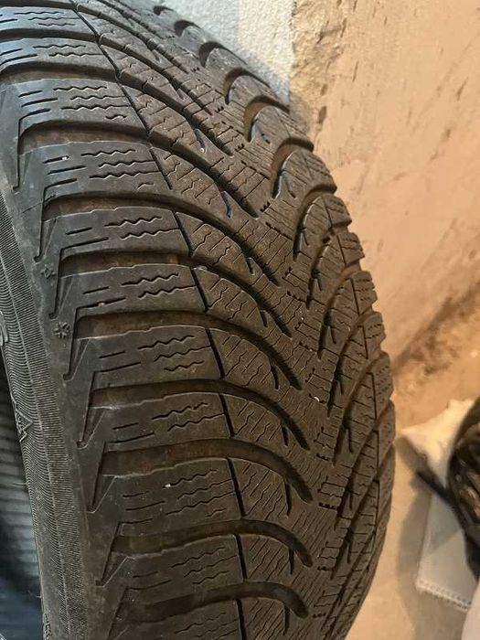 4 гуми Michelin Pilot3 205/55 r16 + 1 зимна
