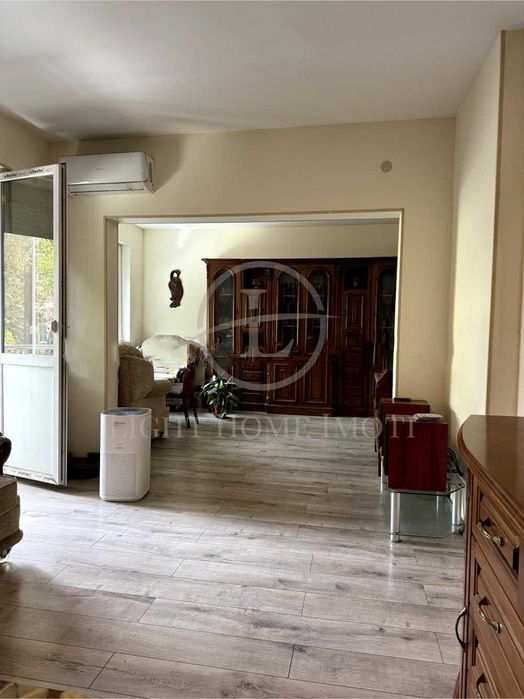 Продава се Тристаен апартамент в Пловдив, Гагарин - 112 кв.м за 1518 €/кв.м - Снимка #1