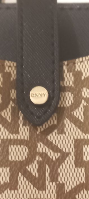 Geanta DKNY crossbody pentru telefon