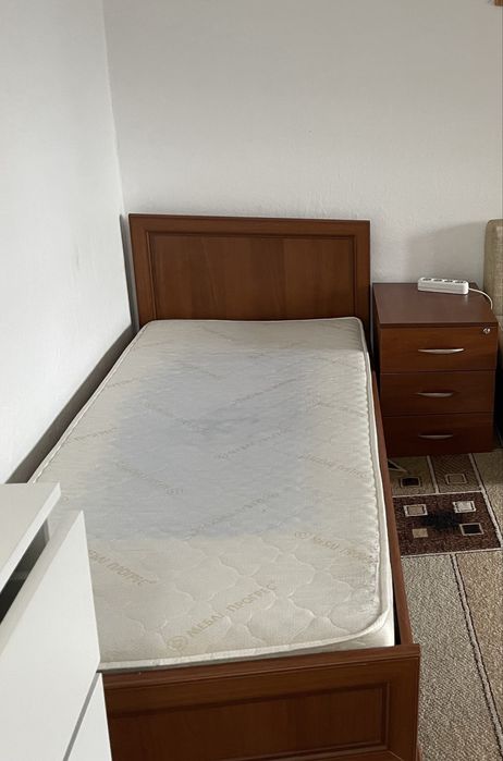 Кровать с матрасом
