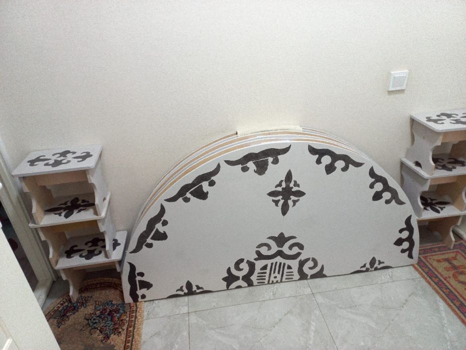 Стол круглый национальный