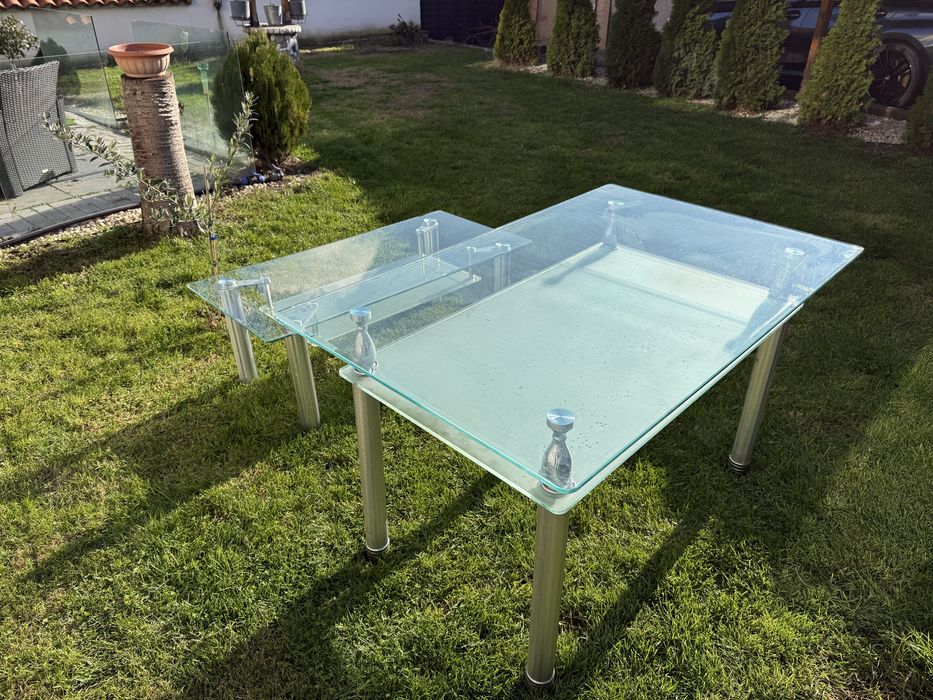 Продавам комплект трапезна и холна маса