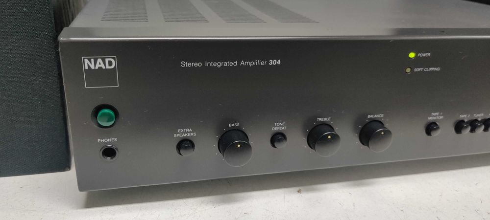 NAD 304 muzica stereo amp great sound music