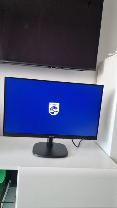 Monitor LED Philips 23.8" IPS – stare impecabilă + cablu HDMI cadou