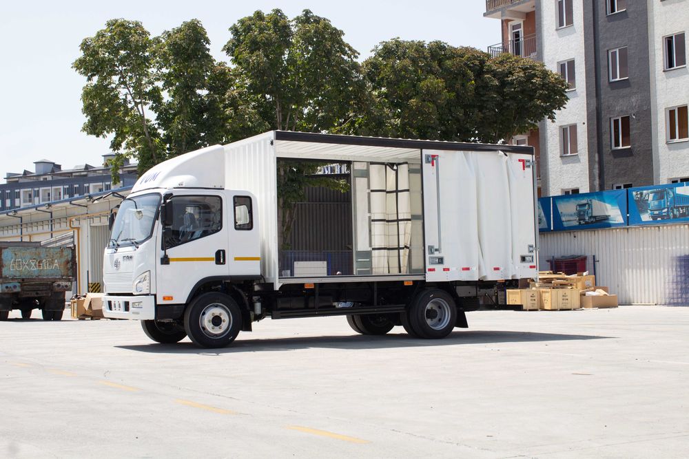 Сотувда мавжуд! Автофургон шторно-тентовый FAW Tiger V, (24,6м³)